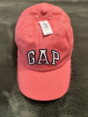 New Mens GAP adjustable hat.